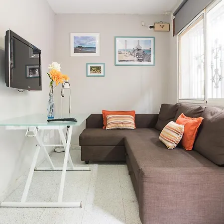Malagaonbeach 1 - Two Bedrooms - Up To 3 People - 10 Meters