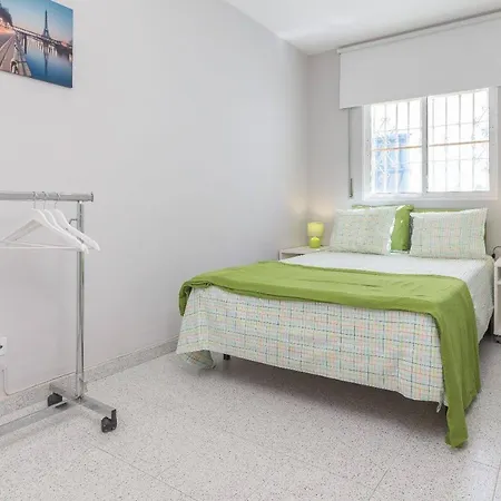 Malagaonbeach 1 - Two Bedrooms - Up To 3 People - 10 Meters Apartment *